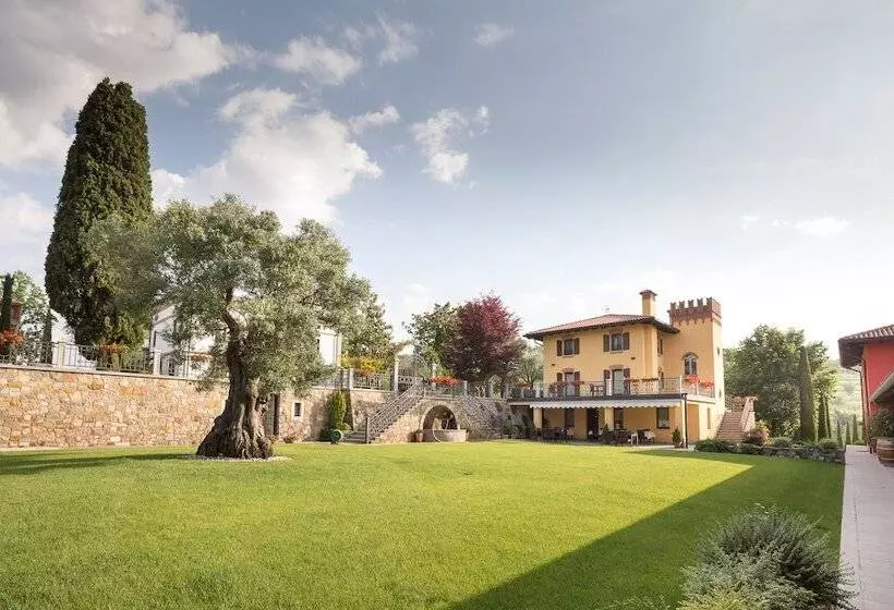 ホテル Il Roncal Wine Resort  For Wine Lovers