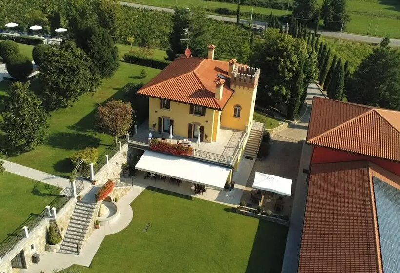 ホテル Il Roncal Wine Resort  For Wine Lovers