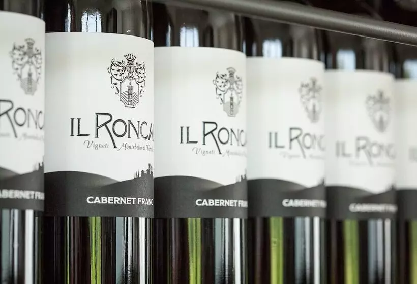 ホテル Il Roncal Wine Resort  For Wine Lovers