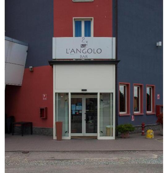 ホテル L'angolo