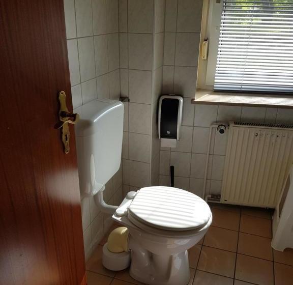 Hotelli Pension Weisser Adler