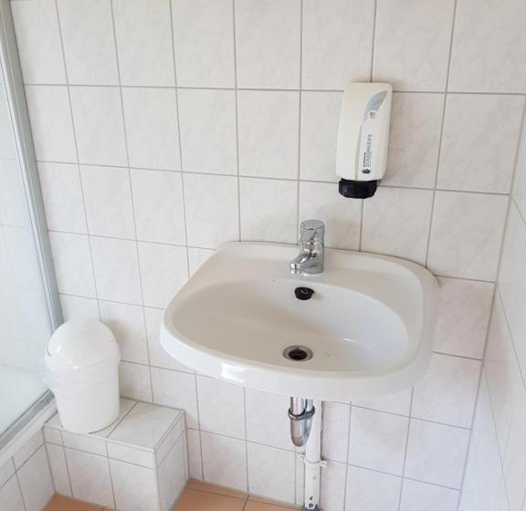 Hotelli Pension Weisser Adler