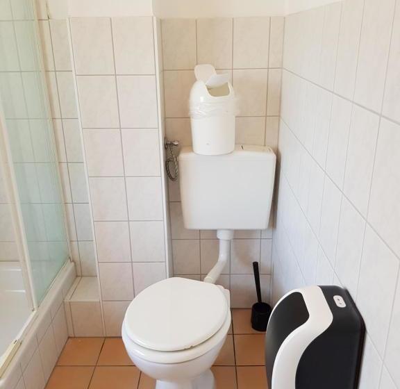 Hotelli Pension Weisser Adler