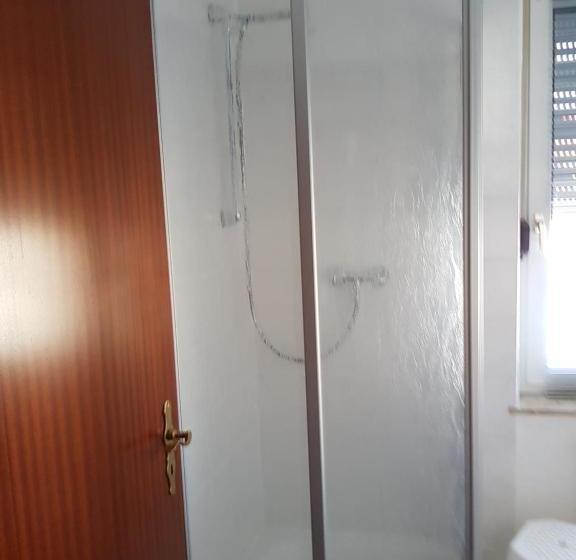 Hotelli Pension Weisser Adler