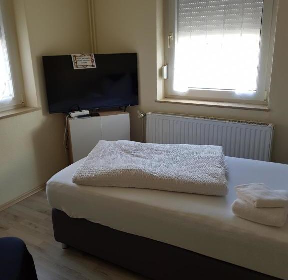 Hotelli Pension Weisser Adler