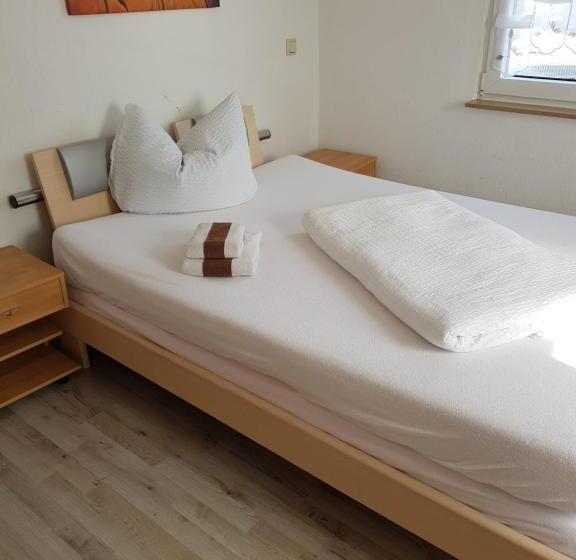 Hotelli Pension Weisser Adler