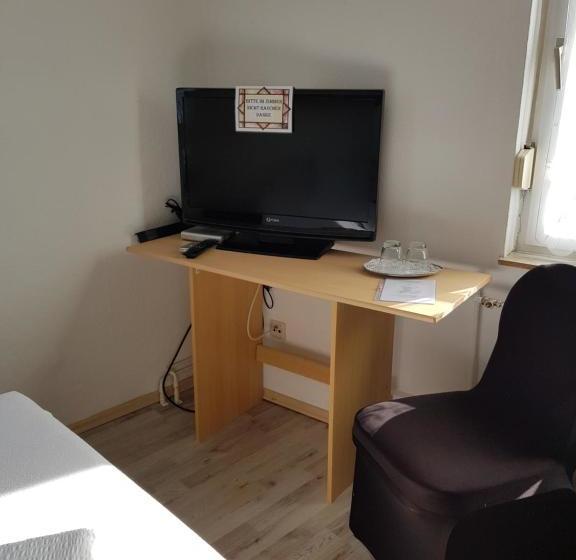 Hotelli Pension Weisser Adler