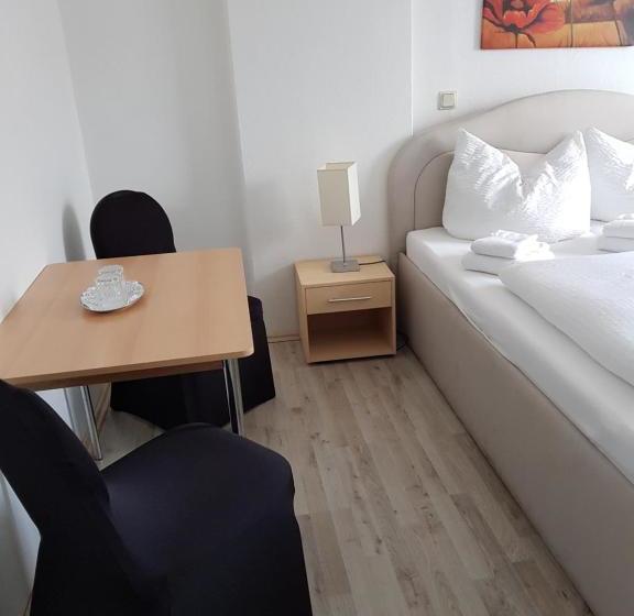 Hotelli Pension Weisser Adler