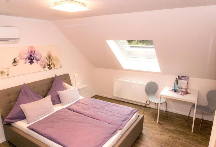 ホテル Pension Zum Schloss