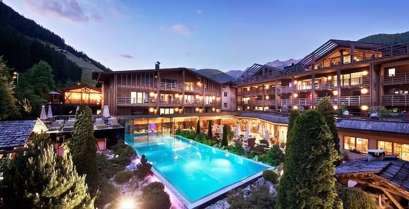 ホテル Quelle Nature Spa Resort
