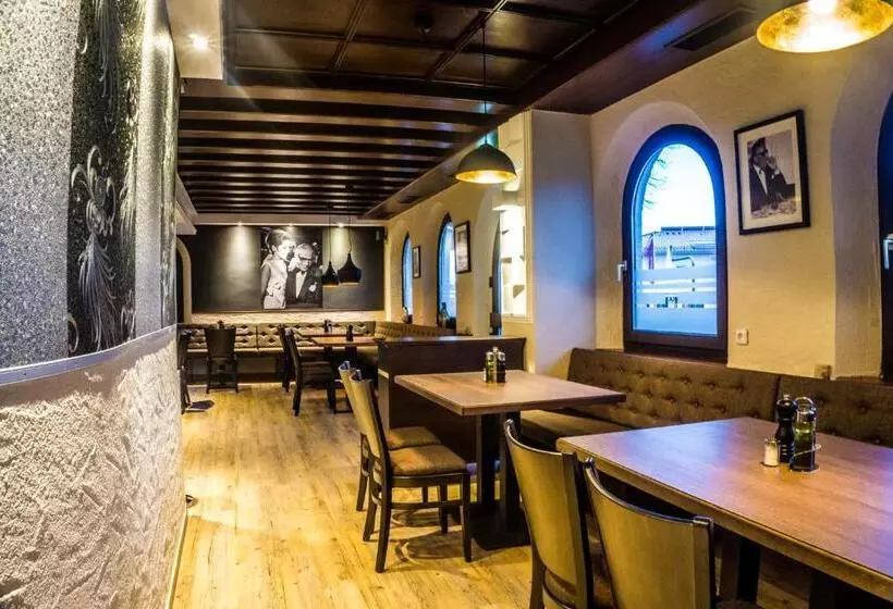 Hotelli Restaurant Alpha