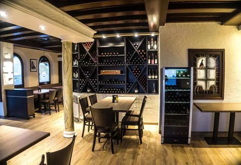 Hotelli Restaurant Alpha