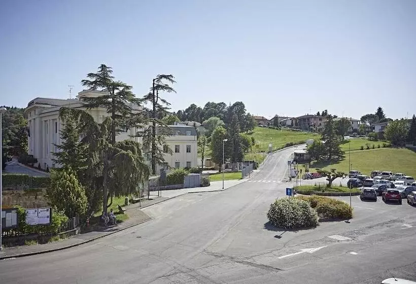 ホテル Romagna