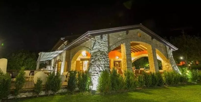 Hotelli Sarand Relais