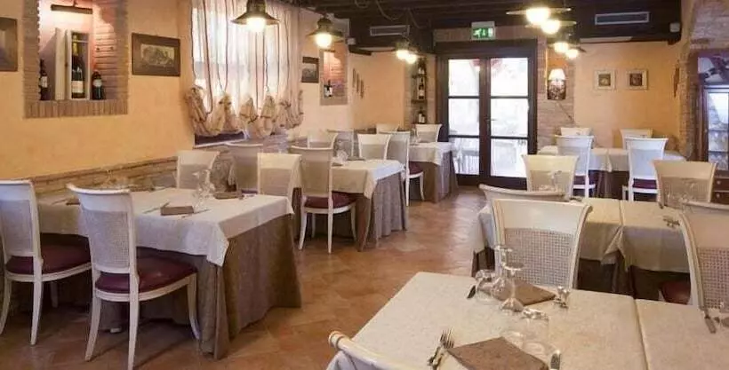 Hotelli Sarand Relais