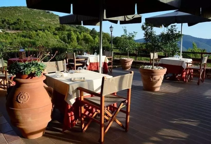 Hotelli Sarand Relais