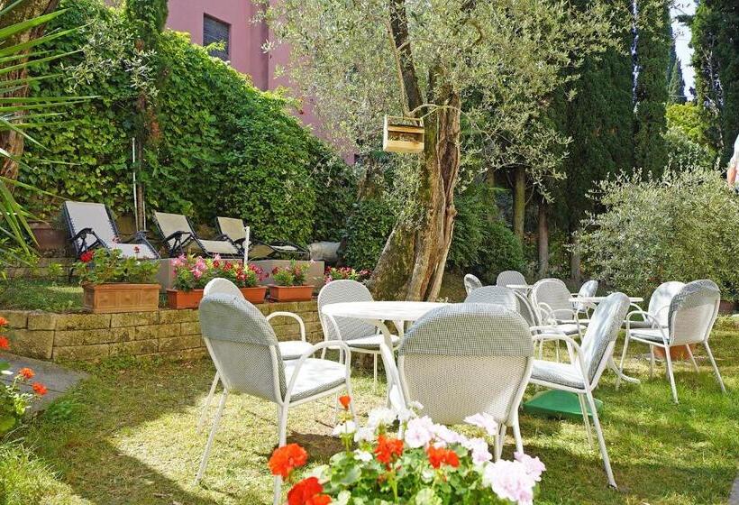 בית מלון כפרי Villa Carlotta