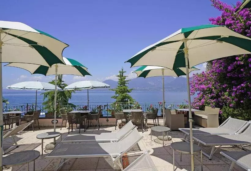 ホテル Villa Carlotta