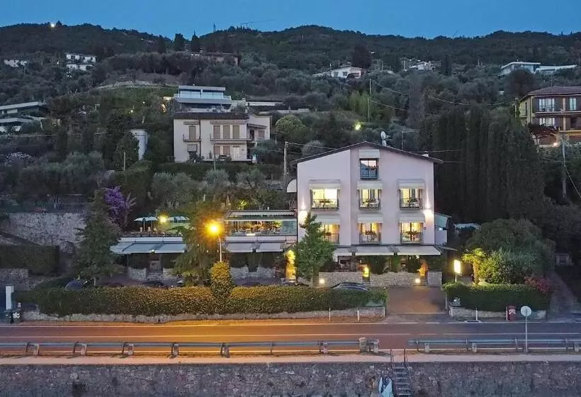 ホテル Villa Carlotta