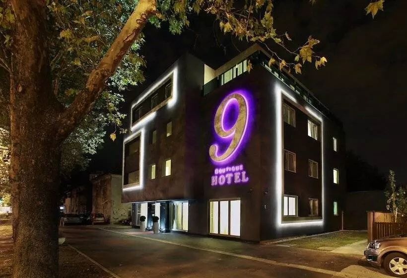 Hotelli 9