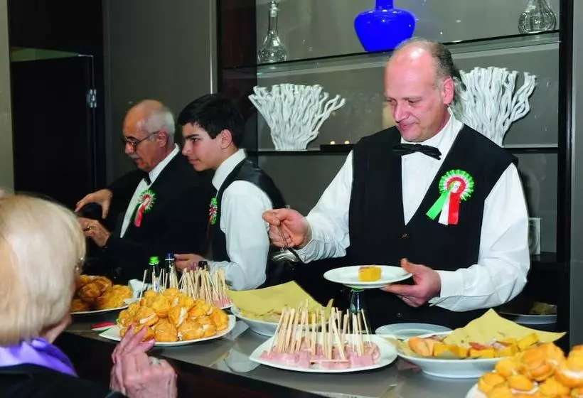 ホテル Albergo La Pace