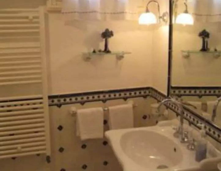 هتل B&b Michelangeli   Private Parking