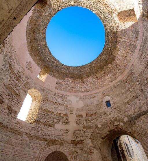 Hotel Captain S Guest House