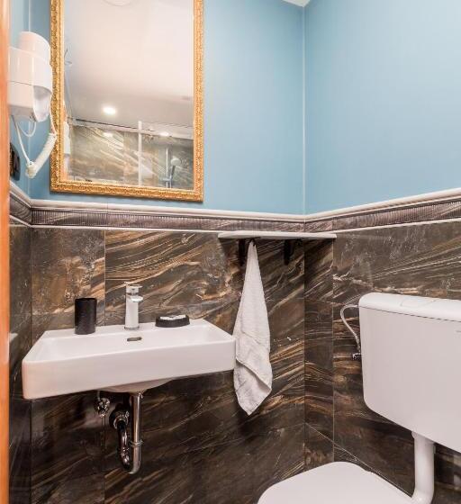 Hotel Captain S Guest House