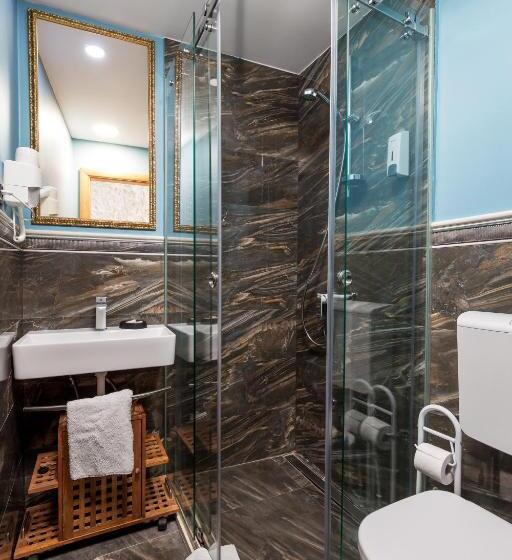 Hotel Captain S Guest House