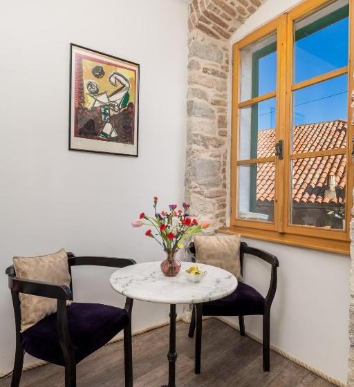 Hotel Captain S Guest House