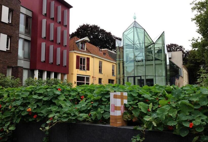 فندق Hanzestadslogement De Leeuw, In Het Centrum, Met Een Binnenplaats, Kamers Met Badkamer En Toilet En