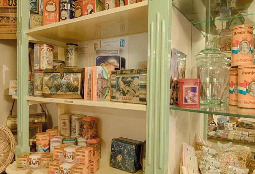 فندق Hanzestadslogement De Leeuw, In Het Centrum, Met Een Binnenplaats, Kamers Met Badkamer En Toilet En