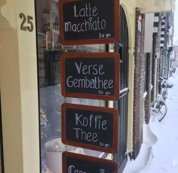 هتل Hanzestadslogement De Leeuw, In Het Centrum, Met Een Binnenplaats, Kamers Met Badkamer En Toilet En
