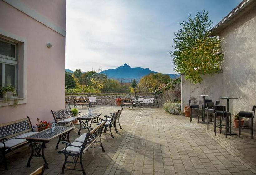 酒店 St. Hubert Hunting Lodge