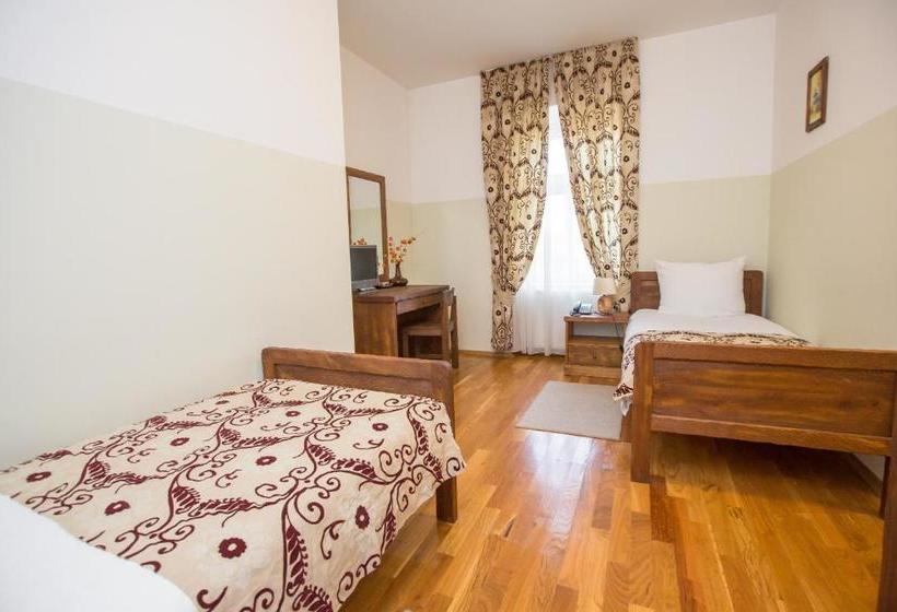 酒店 St. Hubert Hunting Lodge