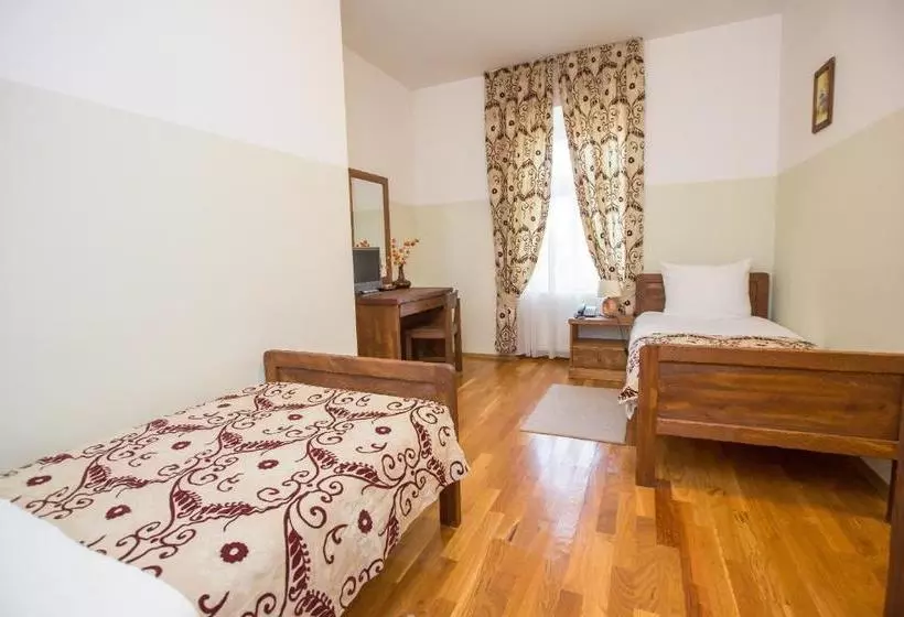 هتل St. Hubert Hunting Lodge