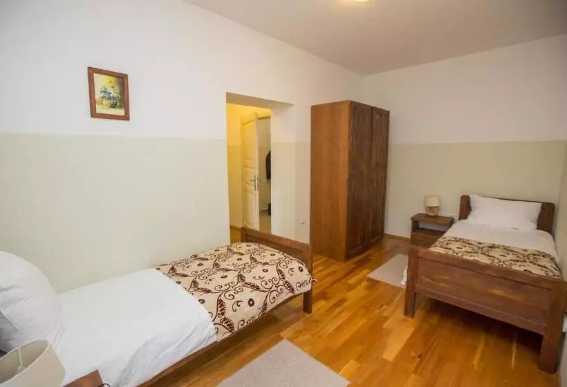 هتل St. Hubert Hunting Lodge