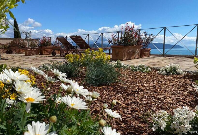 فندق Miramare Apartments&suites