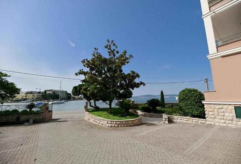 ホテル Villa Hresc M