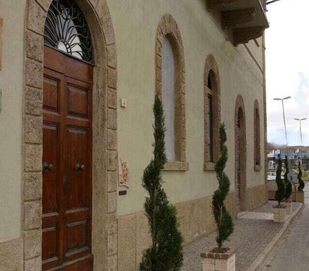 فندق Palazzo Alle Mura Appartamenti Per Vacanze