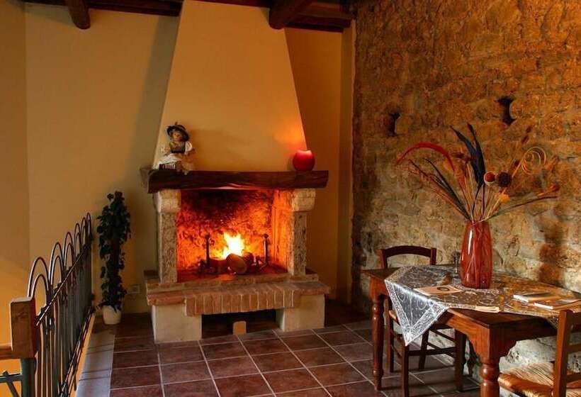 فندق Palazzo Alle Mura Appartamenti Per Vacanze