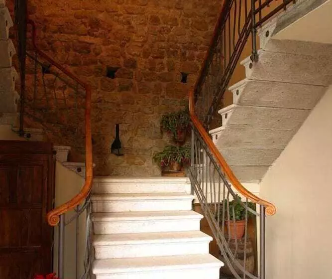 Hotelli Palazzo Alle Mura Appartamenti Per Vacanze