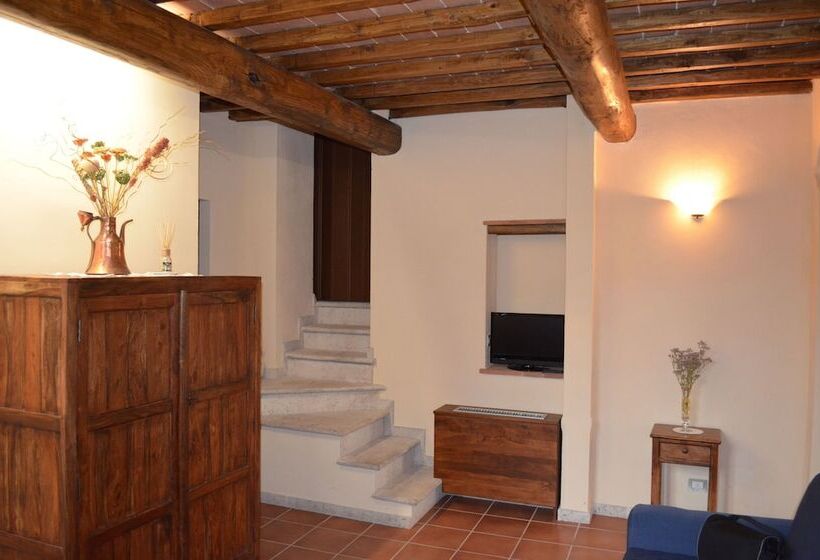 فندق Palazzo Alle Mura Appartamenti Per Vacanze