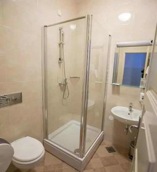 هتل St. Hubert Hunting Lodge