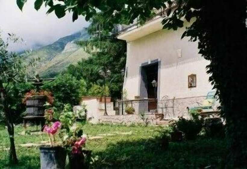 בית מלון כפרי Tramonti Divini