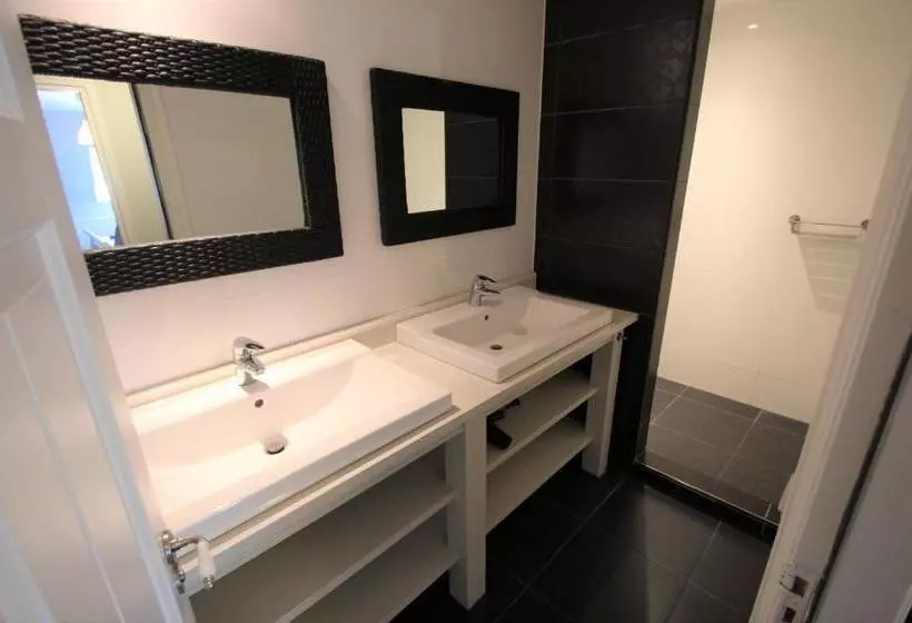 ホテル Vakantieboerderij Broeresloot