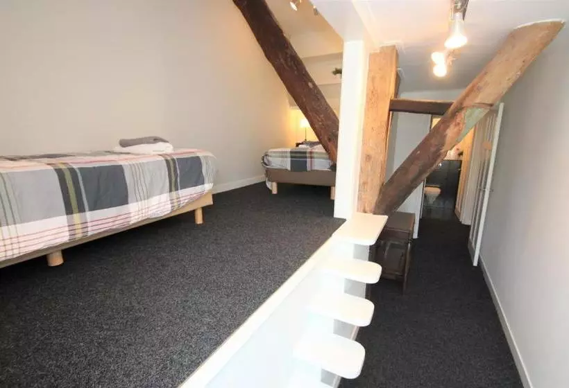 ホテル Vakantieboerderij Broeresloot