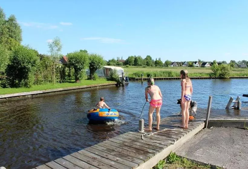 ホテル Vakantieboerderij Broeresloot