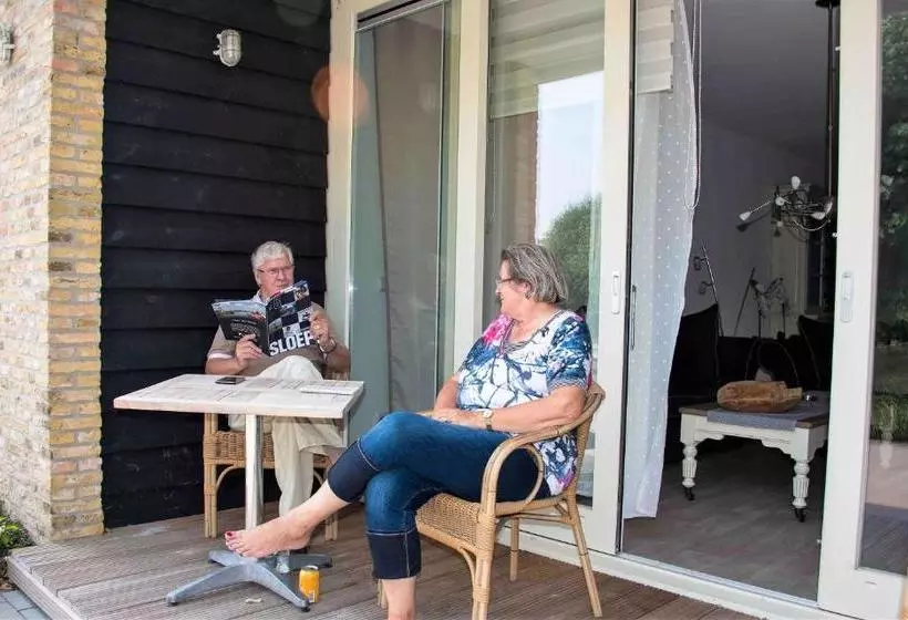 ホテル Vakantieboerderij Broeresloot