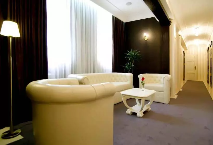 هتل Villa Rossa